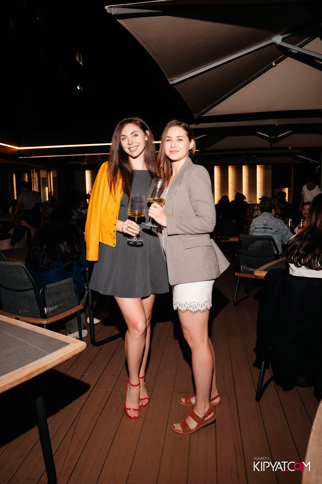 UNLIMITED PASTA AND WINE BY AZURE. КИПЯТКОМ АЛМАТЫ!