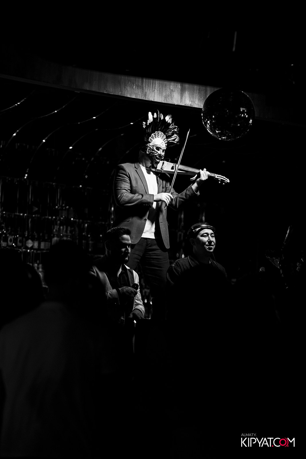 MOOD KARAOKE & TERRACE. КИПЯТКОМ АЛМАТЫ!