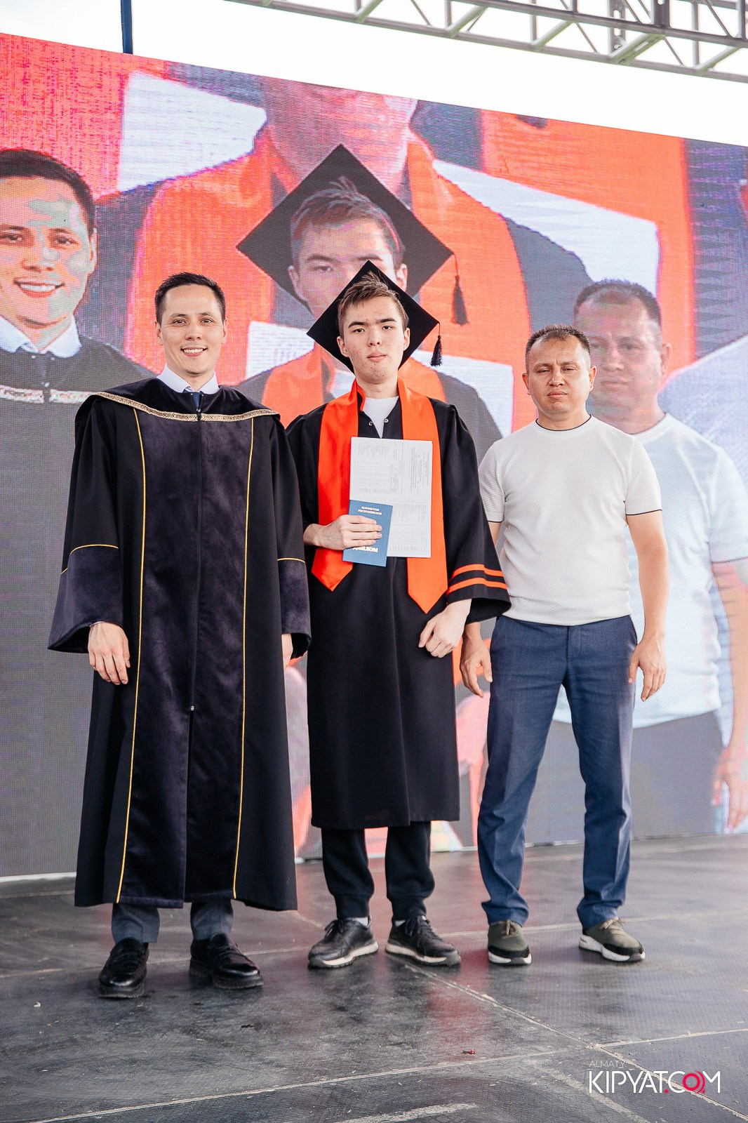 ВРУЧЕНИЕ ДИПЛОМОВ — НАРХОЗ КОЛЛЕДЖ. Part 3. КИПЯТКОМ АЛМАТЫ!