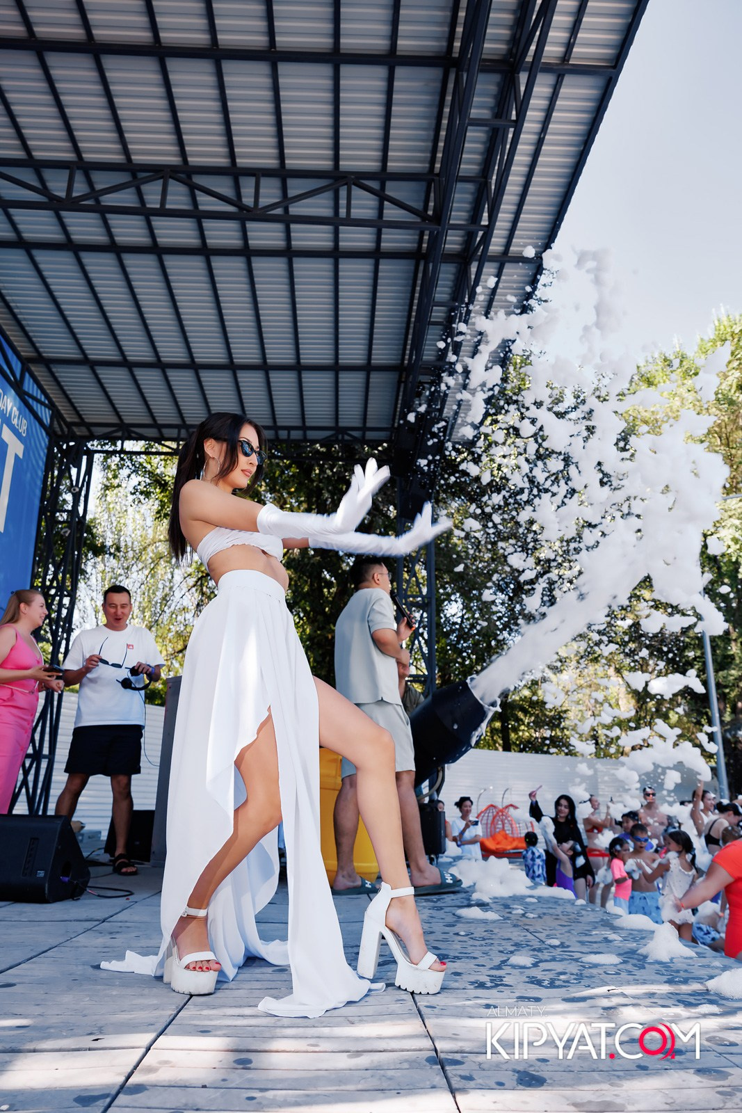 ПЕННАЯ ВЕЧЕРИНКА/ДЫМОВОЕ ШОУ/БАССЕЙН DELIGHT POOL. КИПЯТКОМ АЛМАТЫ!