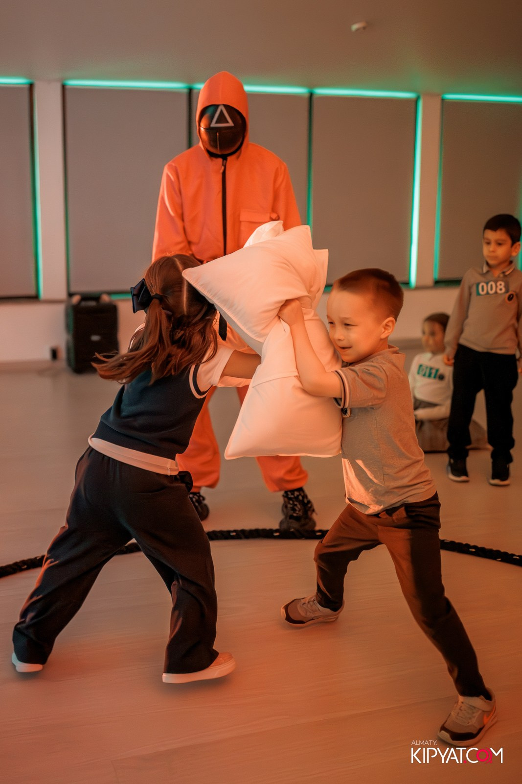 КВЕСТ-ШОУ ALAROVICH ИГРА В КАЛЬМАРА. КИПЯТКОМ АЛМАТЫ!