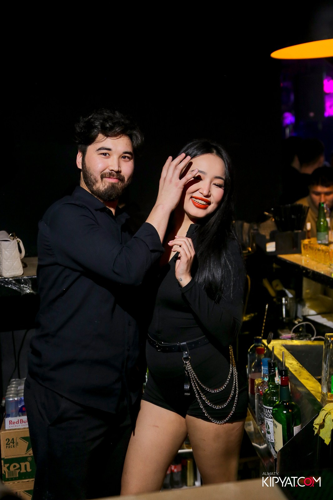 UYAT EMES BAR. КИПЯТКОМ АЛМАТЫ!