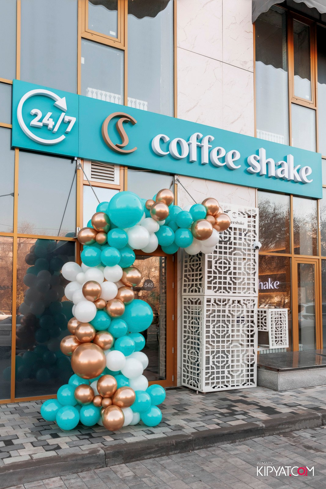 ОТКРЫТИЕ COFFEE SHAKE АСЫЛ ТАС. КИПЯТКОМ АЛМАТЫ!