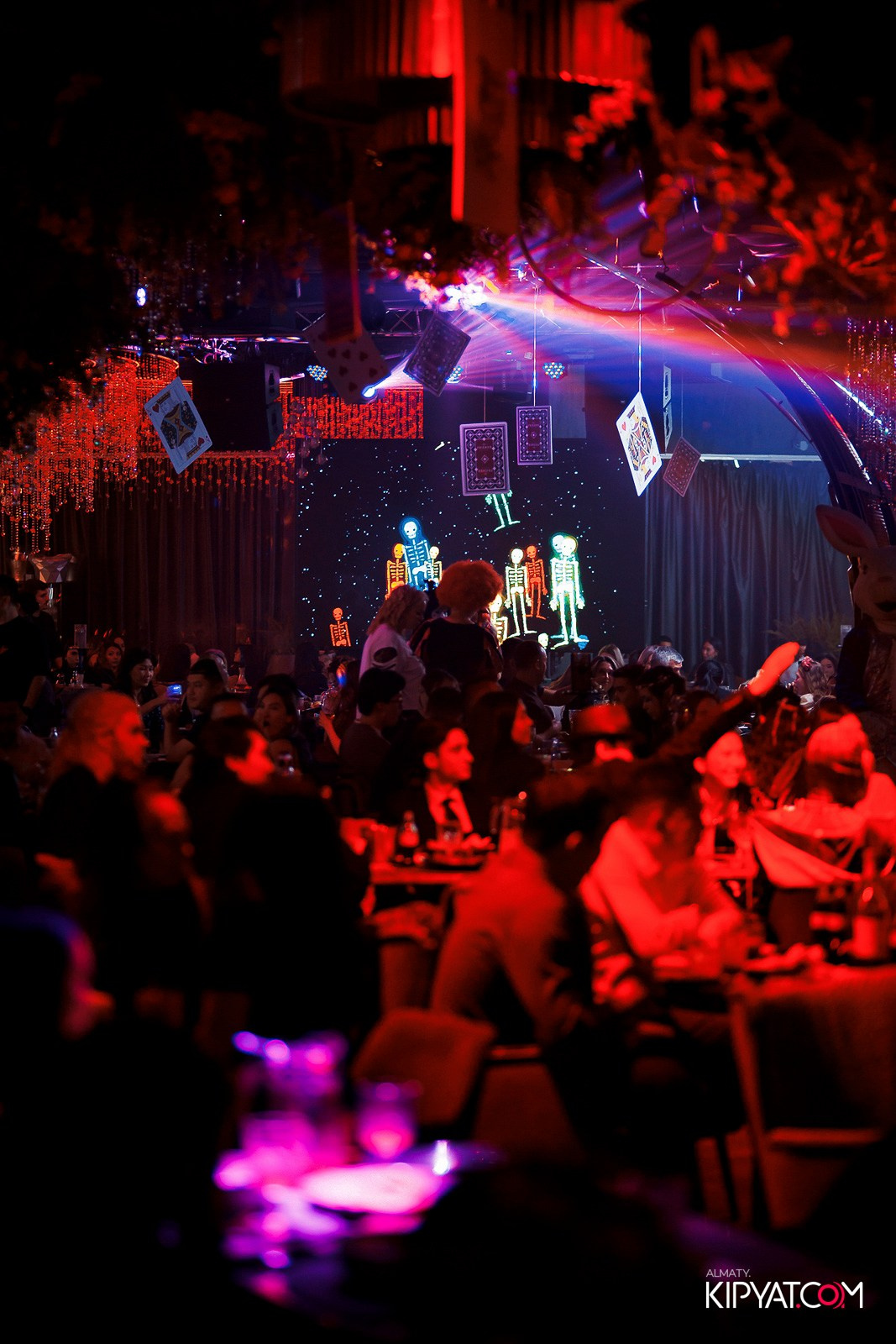 FRIENDS BSR & TERRACE. КИПЯТКОМ АЛМАТЫ!