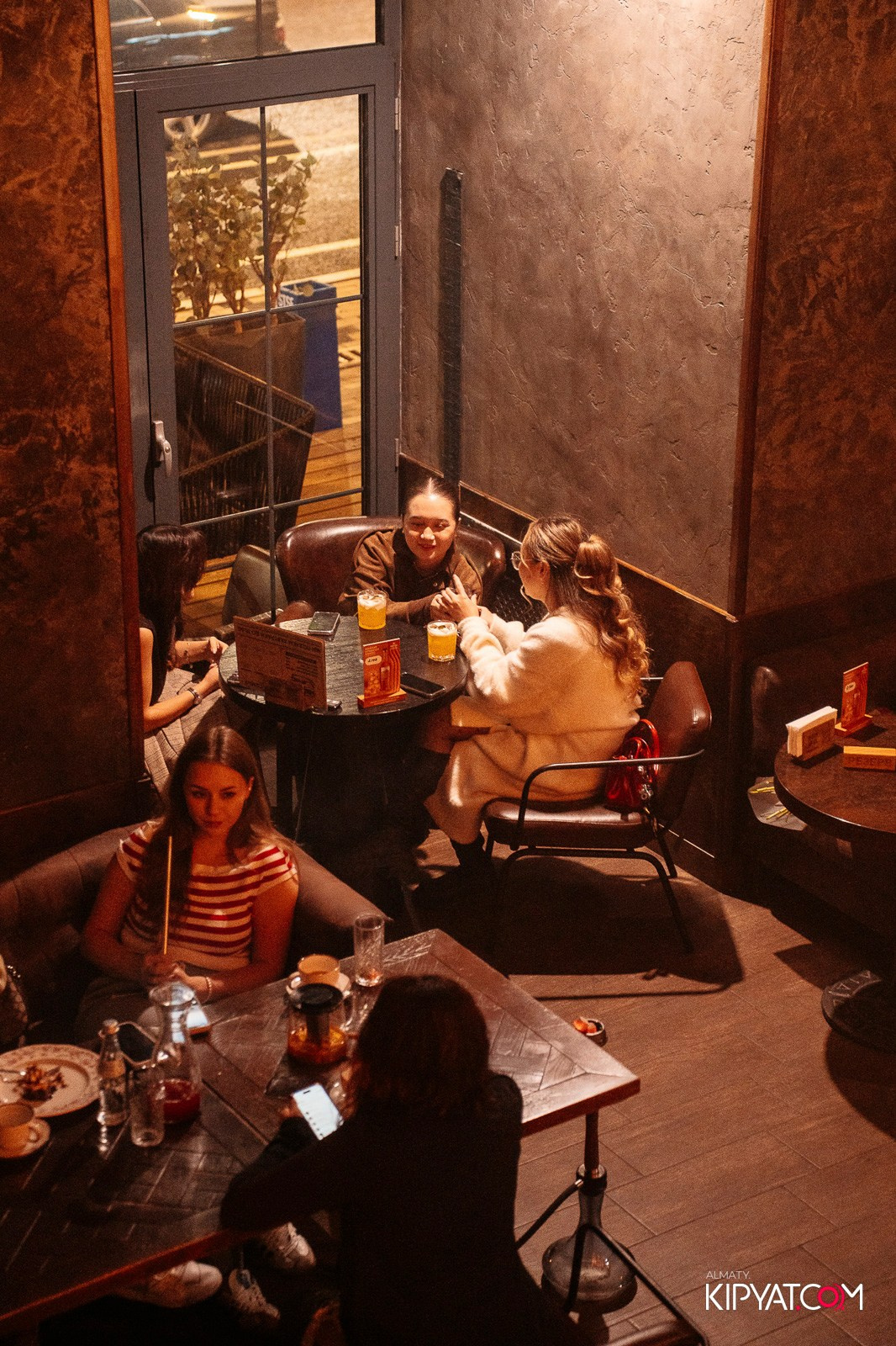 РЕСТО-БАР СКАНДАЛИСТЪ. КИПЯТКОМ АЛМАТЫ!