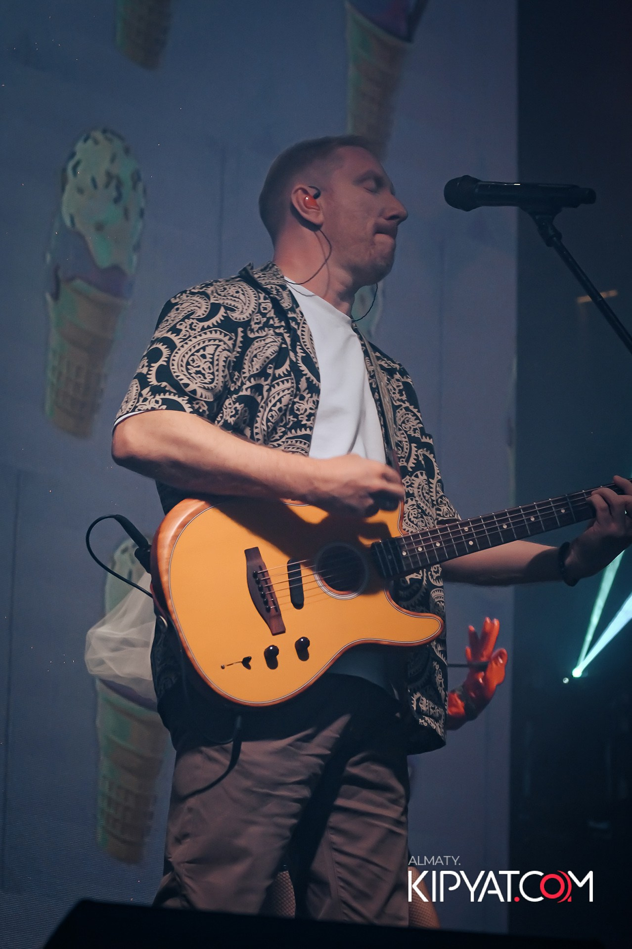 SANTA BARBARA ВЫСТУПЛЕНИЕ ГРУППЫ БРАТЬЯ ГРИММ. КИПЯТКОМ АЛМАТЫ!