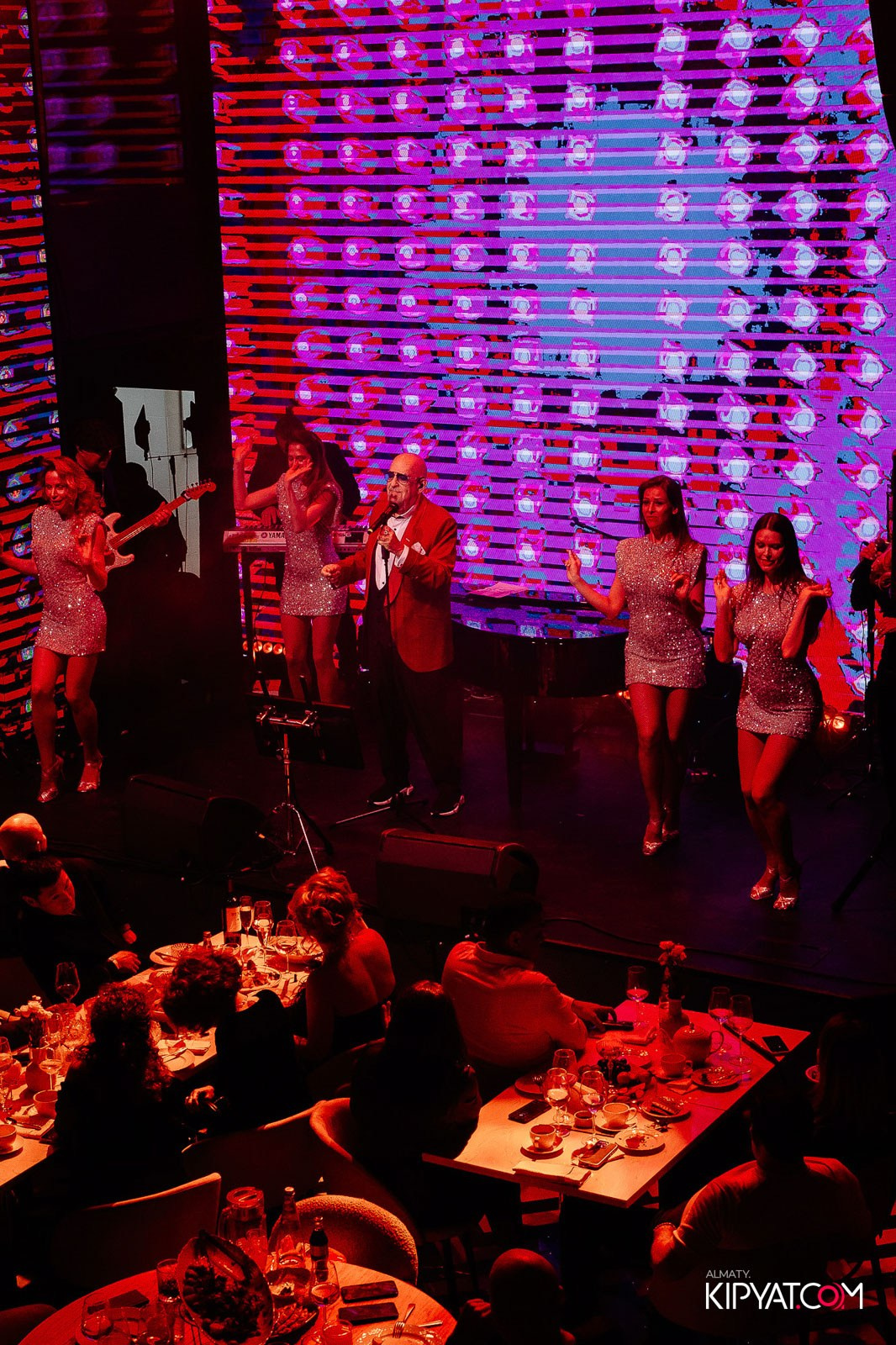 МИХАИЛ ШУФУТИНСКИЙ С СОЛЬНЫМ КОНЦЕРТОМ В QUEEN ALMATY. КИПЯТКОМ АЛМАТЫ!