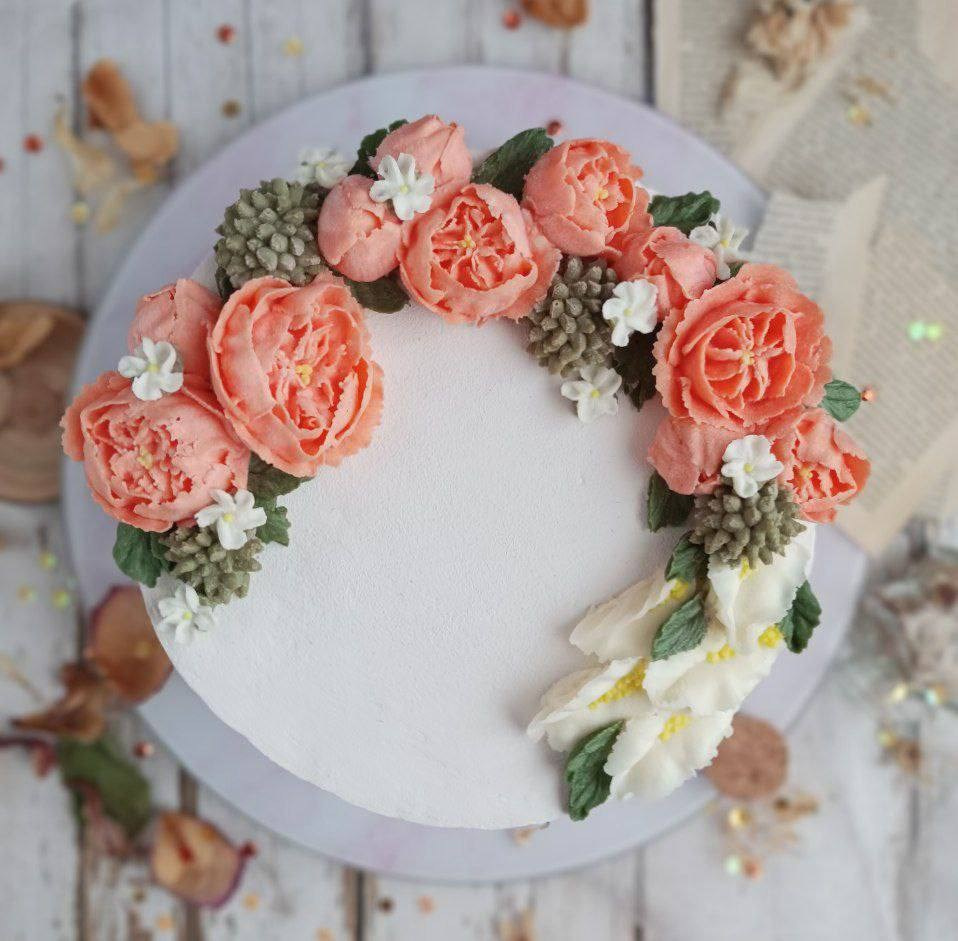 Работы учениц. Аникина Юлия / Кремовая флористика в корейской технике