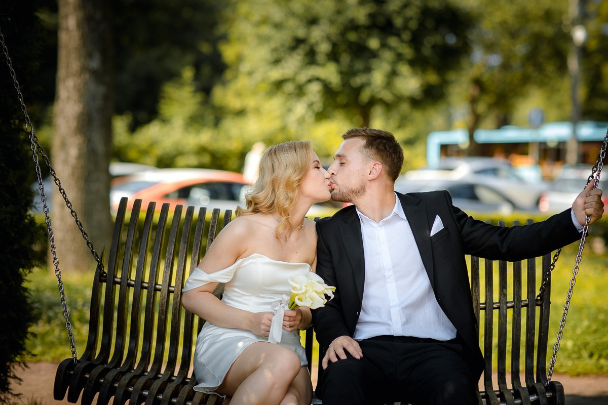 Свадебная фотосессия на улице. Свадебный фотограф в Санкт-Петербурге Антон Владимиров