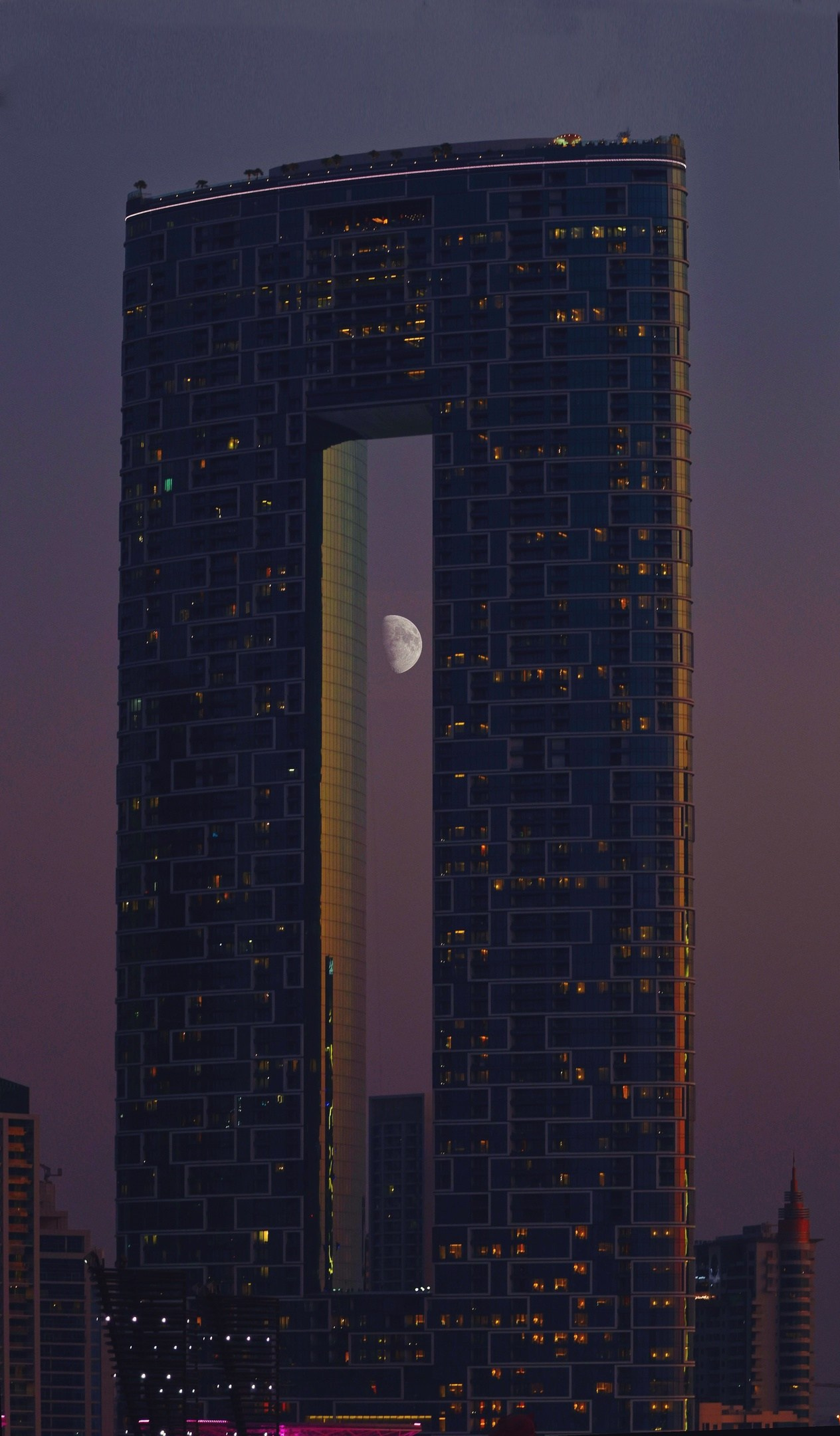 ЛЮДИ И ИХ ТВОРЕНИЯ. Слепки времени. Фотографии природы и событий. Москва. Сергей Аллагулов