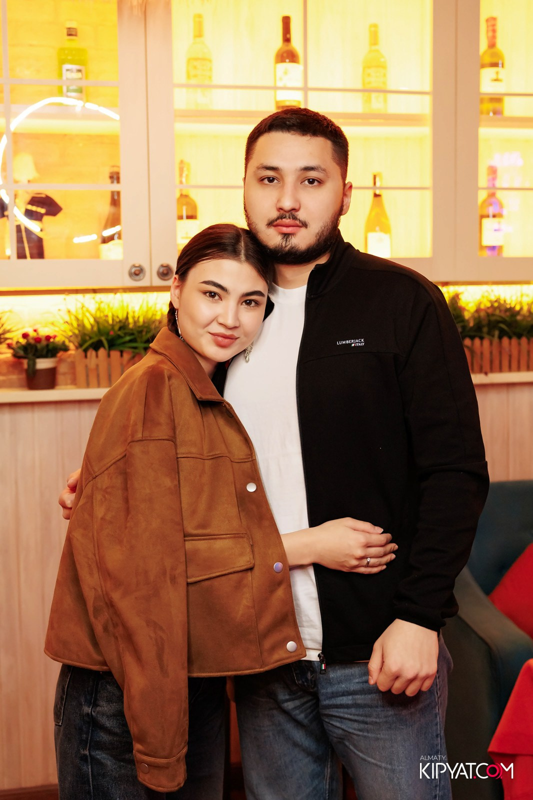 ГРУЗИНСКИЙ ДВОР НА КАБАНБАЙ БАТЫРА. КИПЯТКОМ АЛМАТЫ!