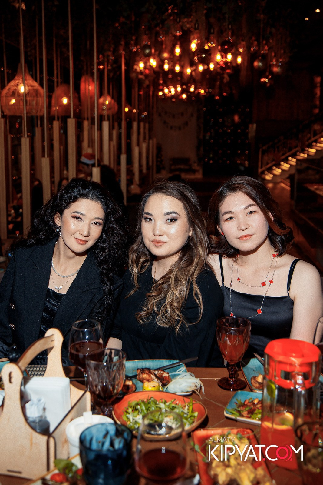 КАФЕ ЖАСМИН НА ЯССАУИ. КИПЯТКОМ АЛМАТЫ!