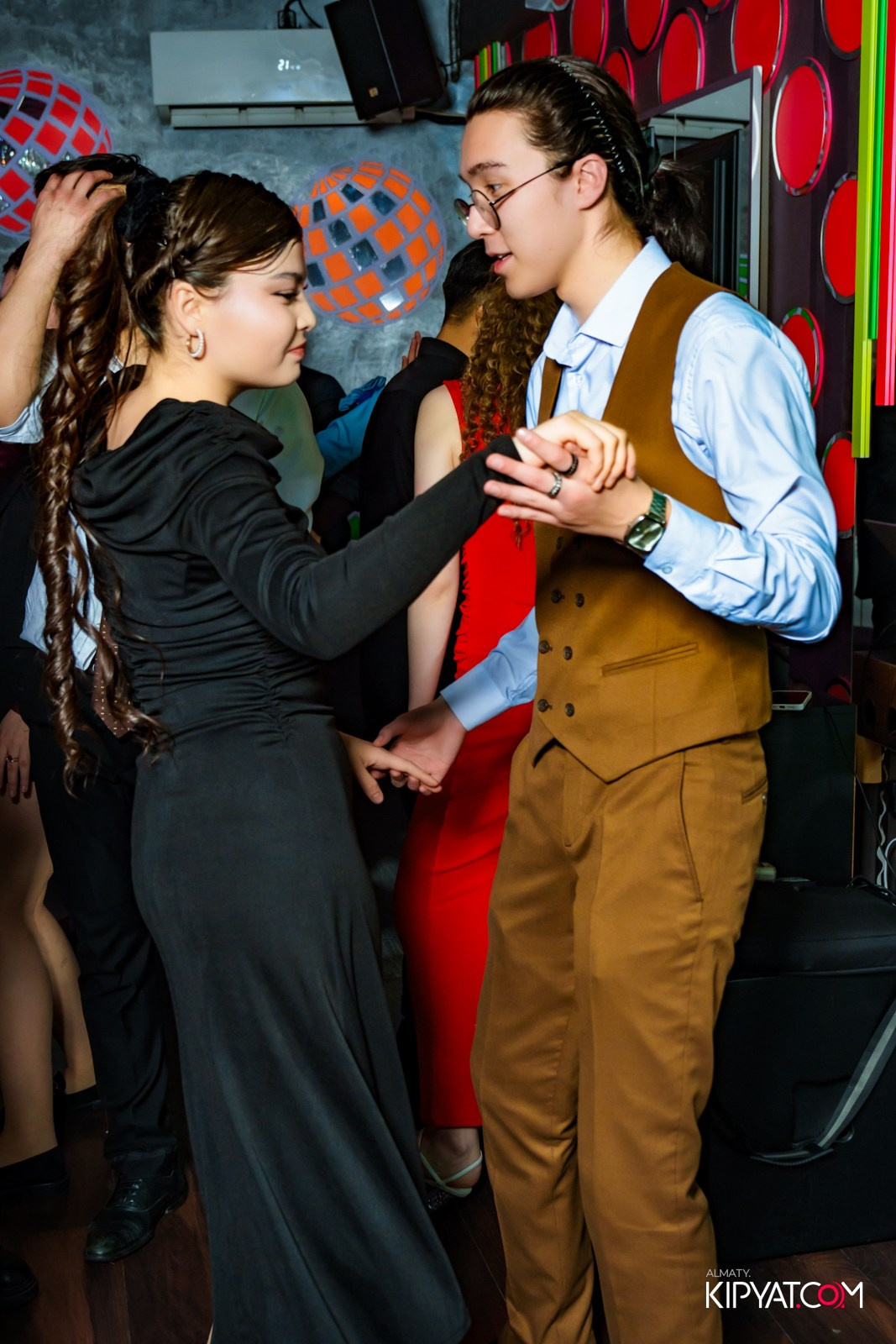 УХО И МЕДВЕДЬ НА САИНА. КИПЯТКОМ АЛМАТЫ!