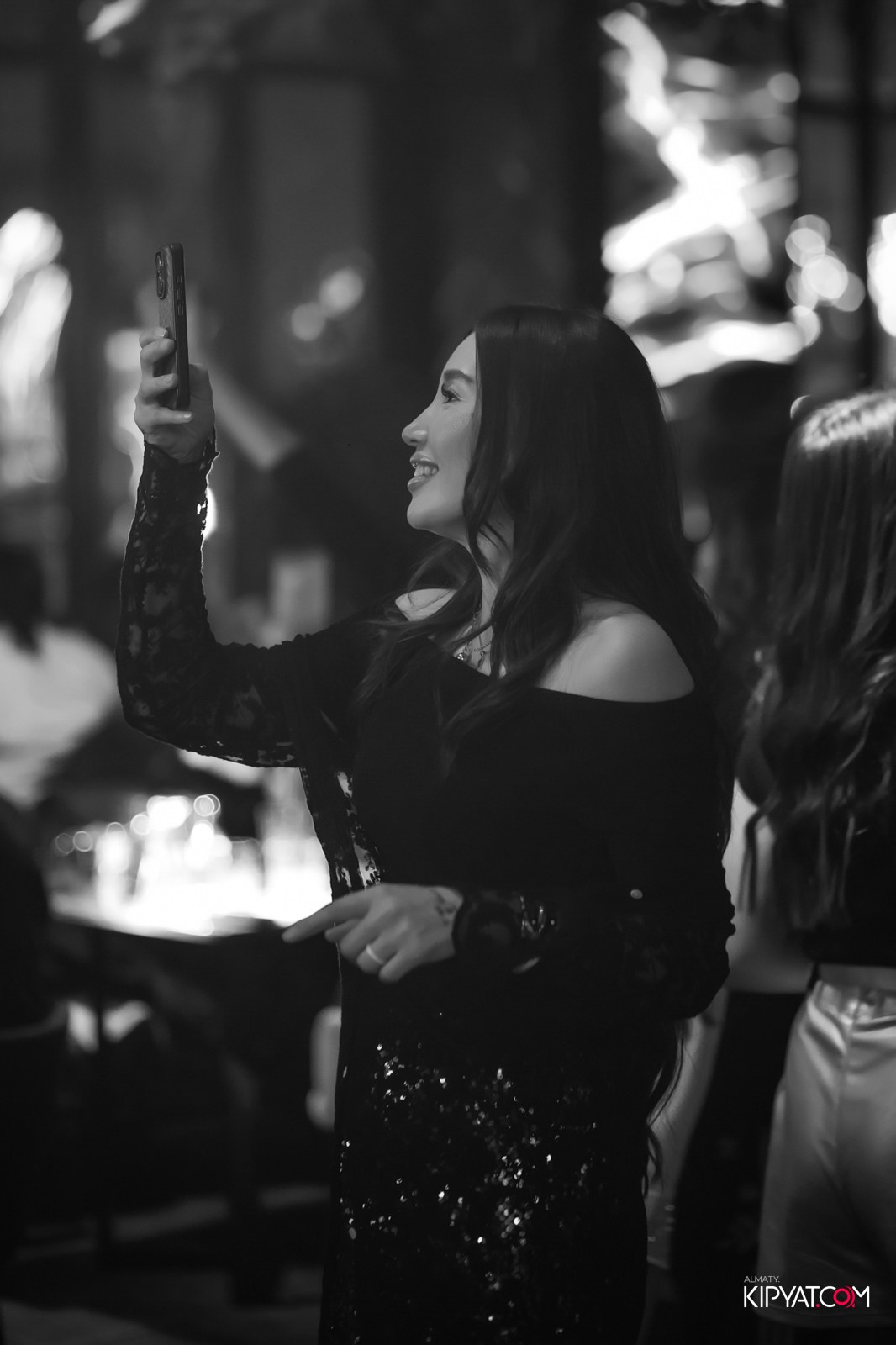 FRIENDS BAR & TERRACE. КИПЯТКОМ АЛМАТЫ!