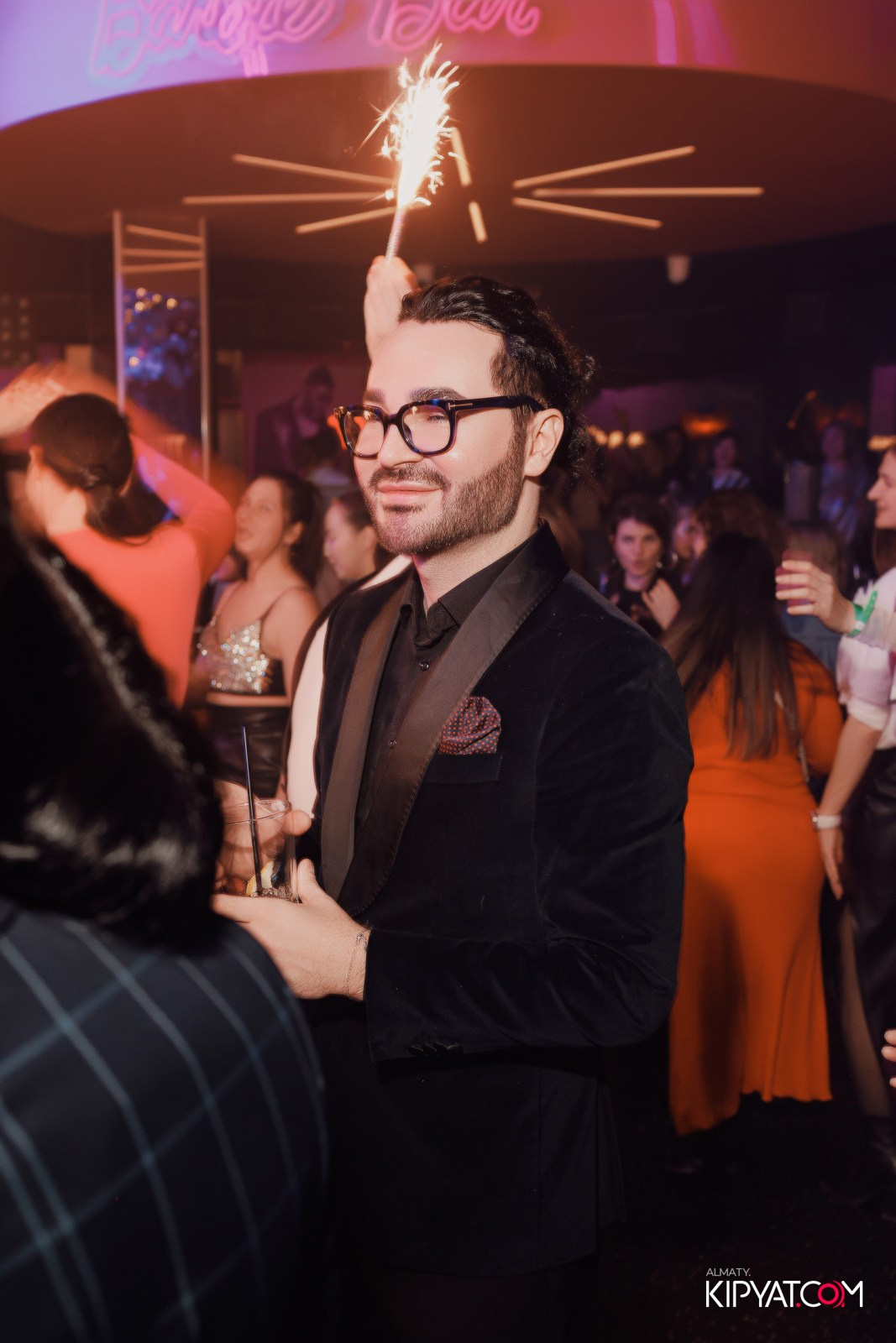 BEAUTY ЁЛКА SANTA BARBARA SPECIAL GUEST ГРУППА MILLENIUM 5 ТРИБЬЮТ ШОУ. КИПЯТКОМ АЛМАТЫ! Фотосъемка мероприятий в Алматы