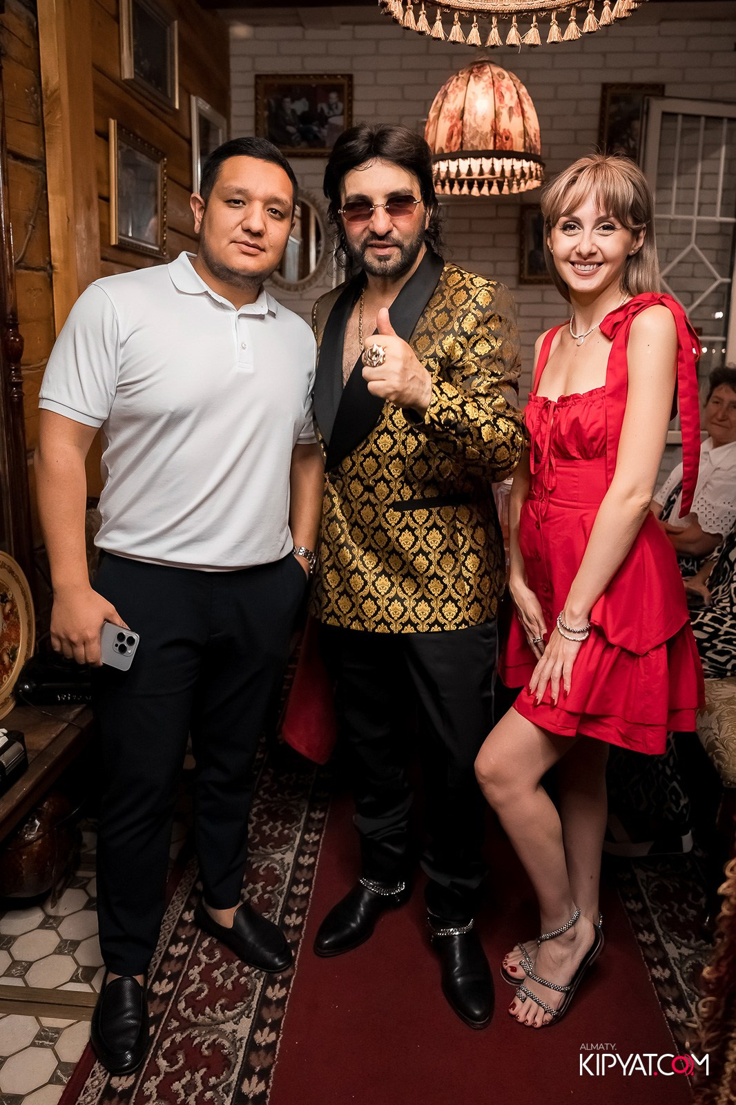 РЕСТОРАН МАРЬИНА РОЩА. КИПЯТКОМ АЛМАТЫ!