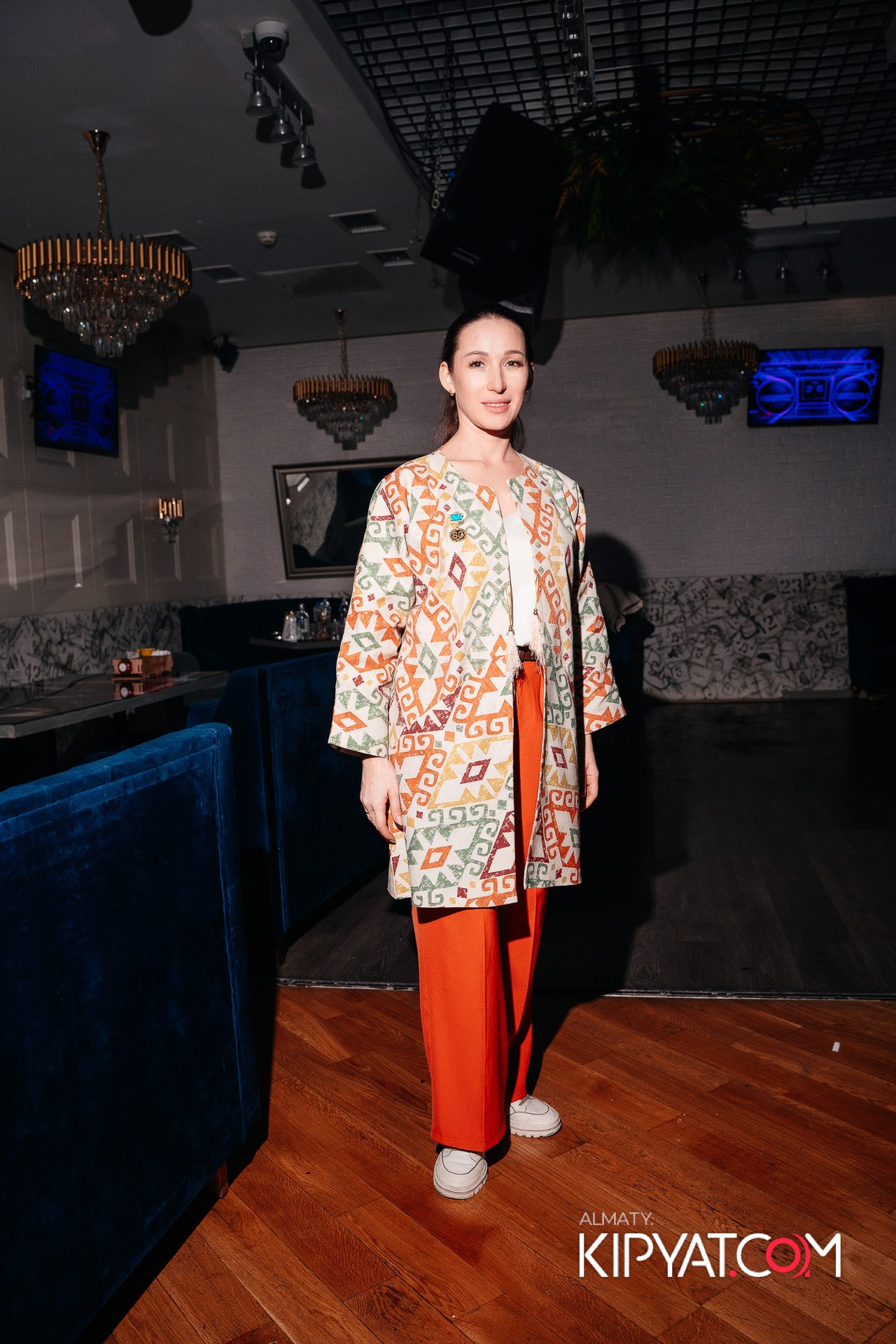 Ухо и Медведь на Курмангазы. КИПЯТКОМ АЛМАТЫ!