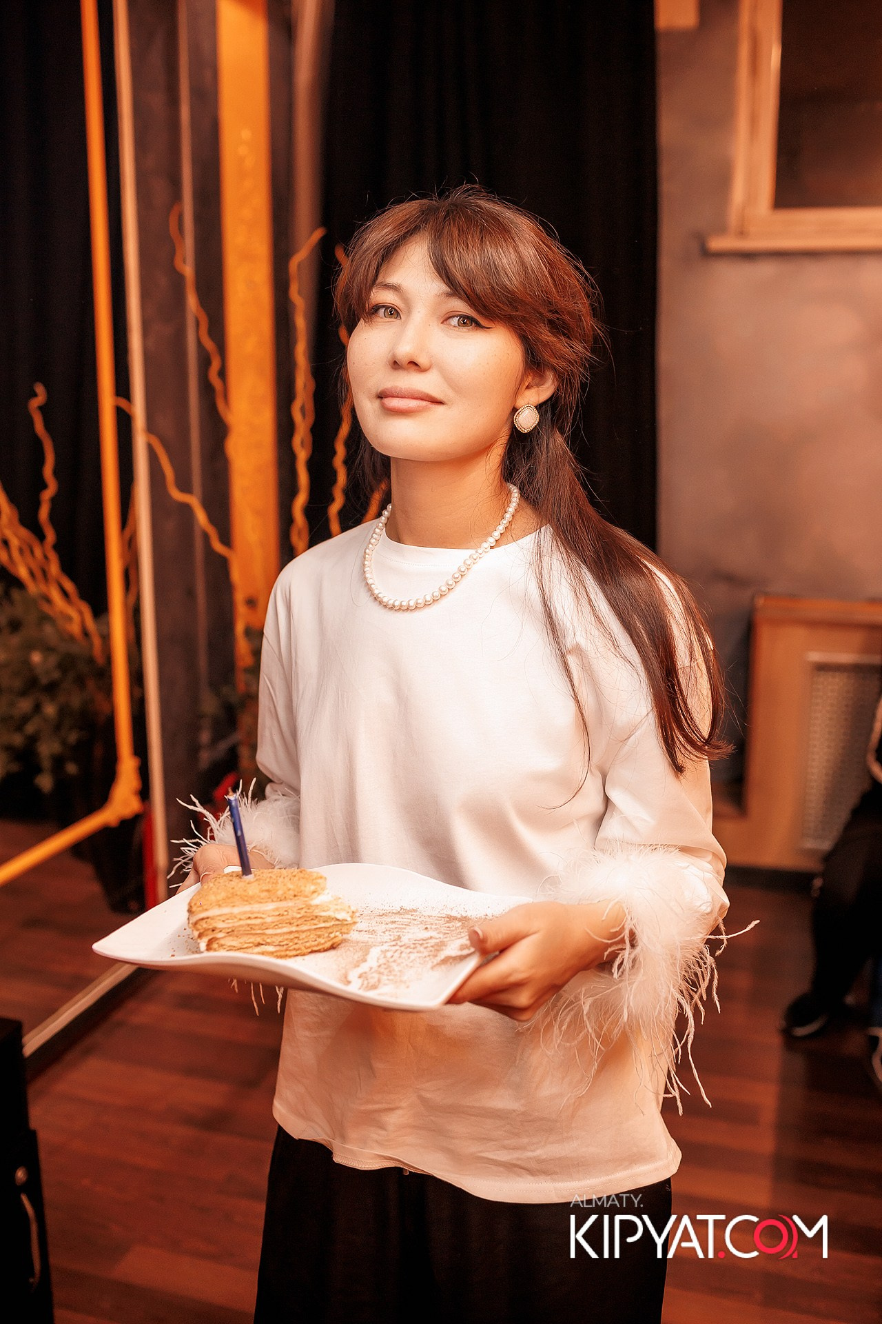 Ухо и Медведь на Курмангазы. КИПЯТКОМ АЛМАТЫ!