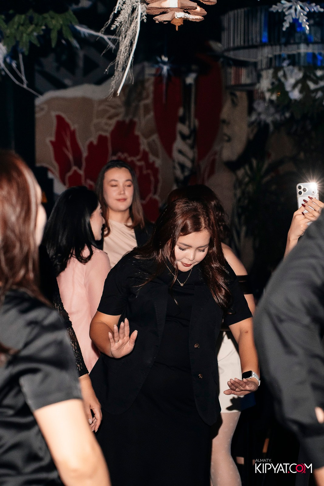 FRIENDS BAR & TERRACE. КИПЯТКОМ АЛМАТЫ! Фотосъемка мероприятий в Алматы