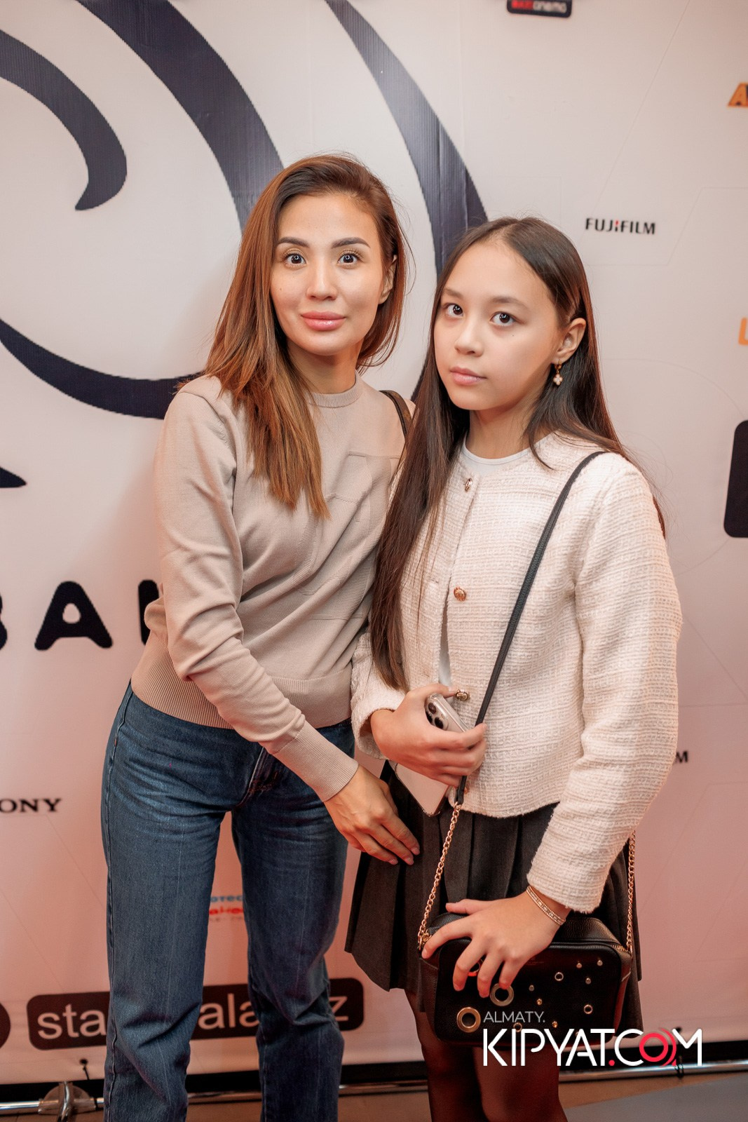 ПРЕЗЕНТАЦИЯ 8 ГРУППЫ КИНОПРОЕКТА «STARBALALAR». КИПЯТКОМ АЛМАТЫ!