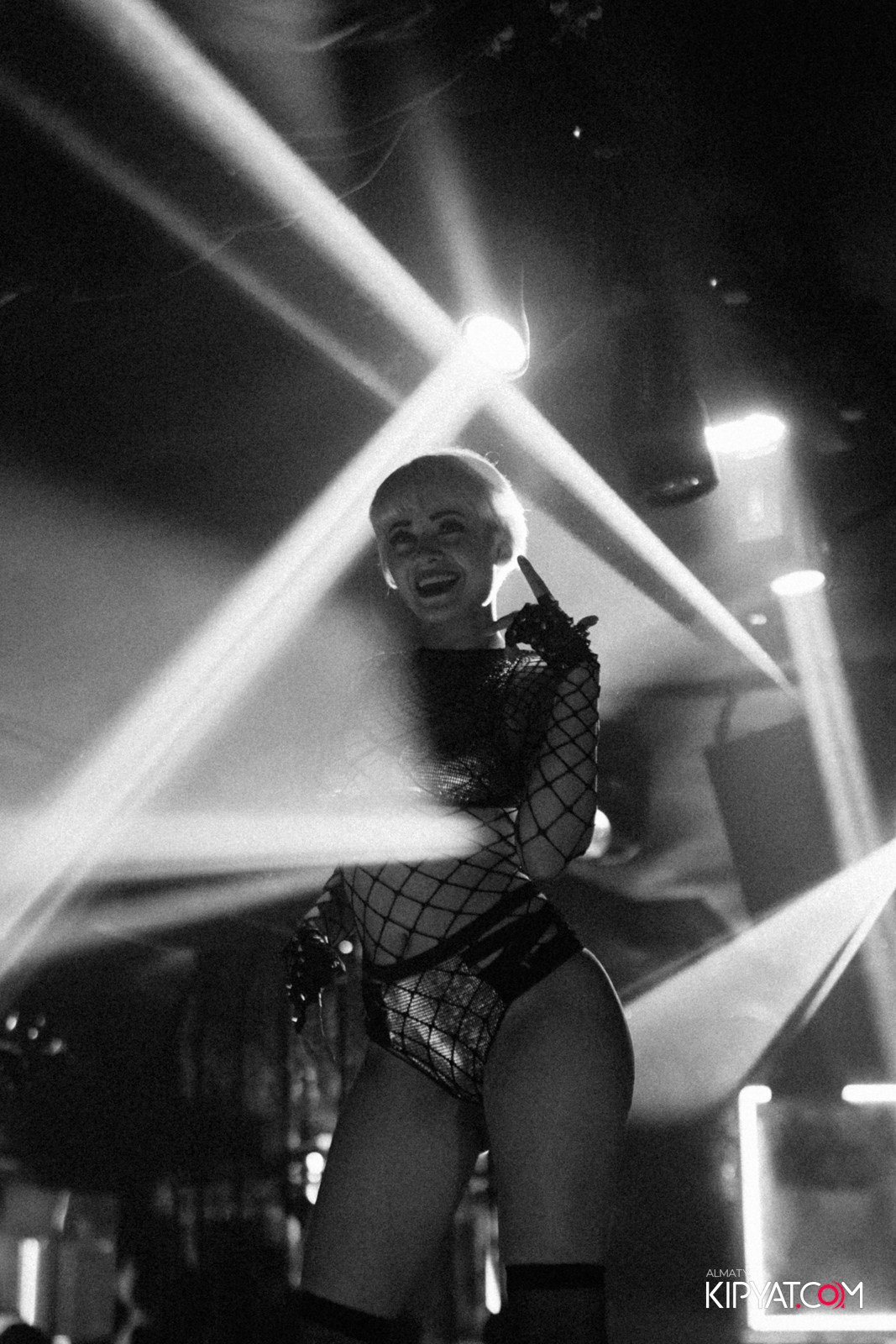 UYAT EMES BAR. КИПЯТКОМ АЛМАТЫ!