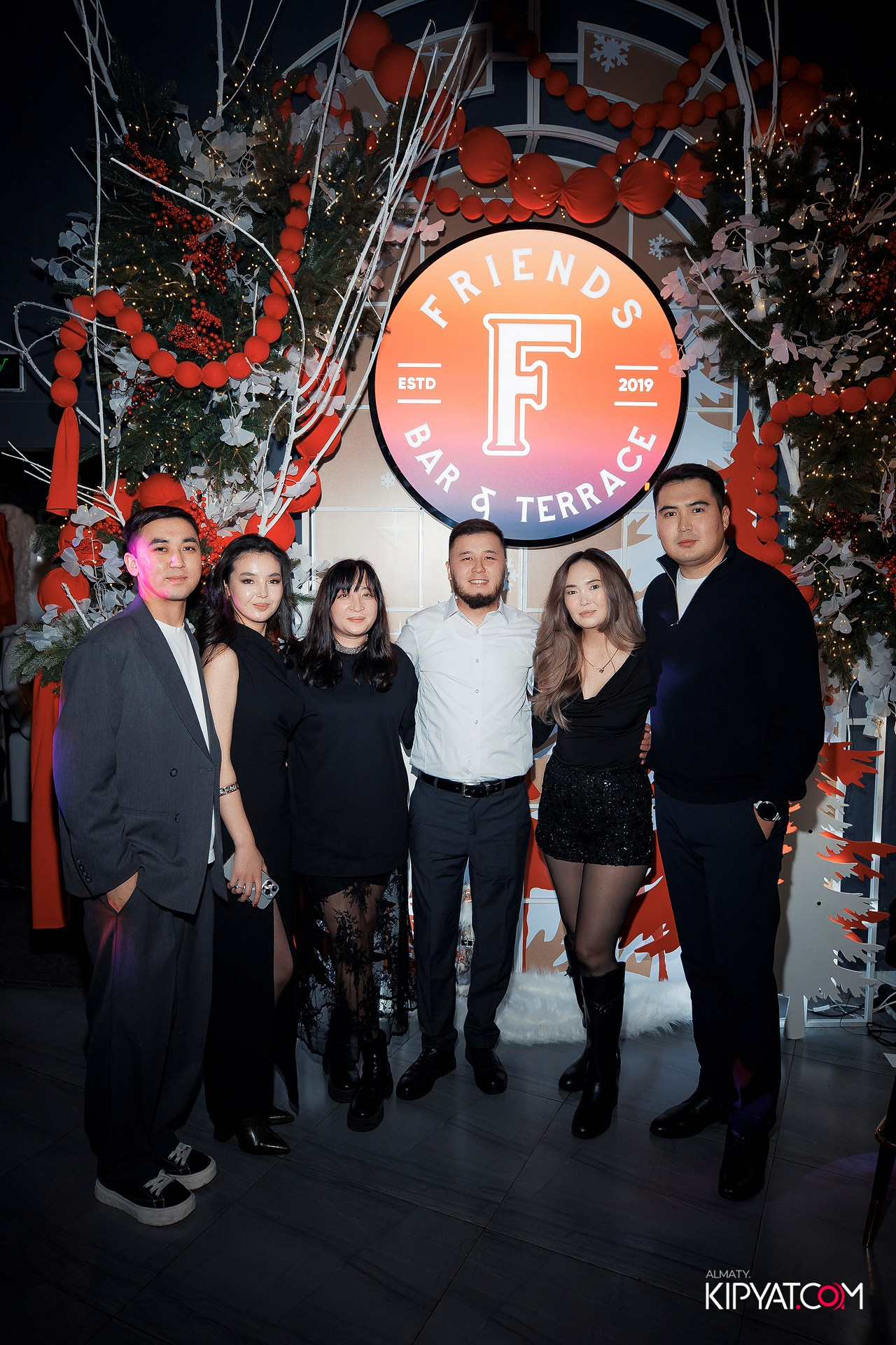 FRIENDS BAR & TERRACE. КИПЯТКОМ АЛМАТЫ! Фотосъемка мероприятий в Алматы