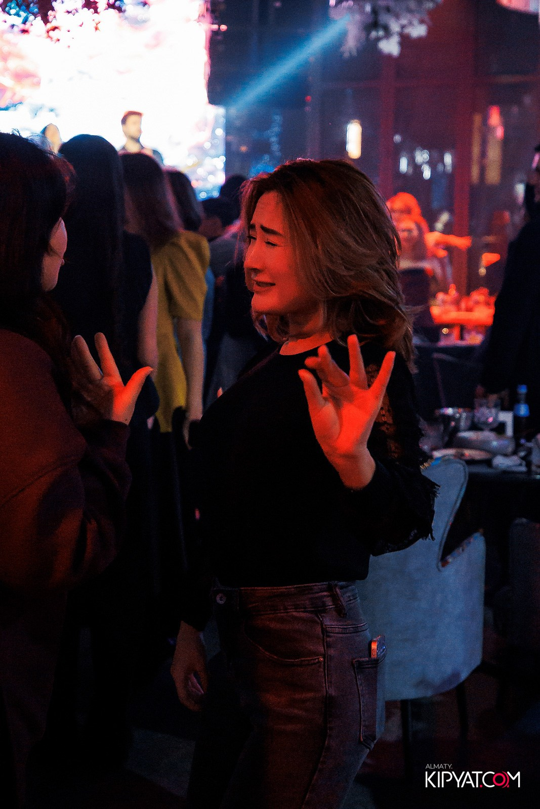 FRIENDS BAR & TERRACE. КИПЯТКОМ АЛМАТЫ!
