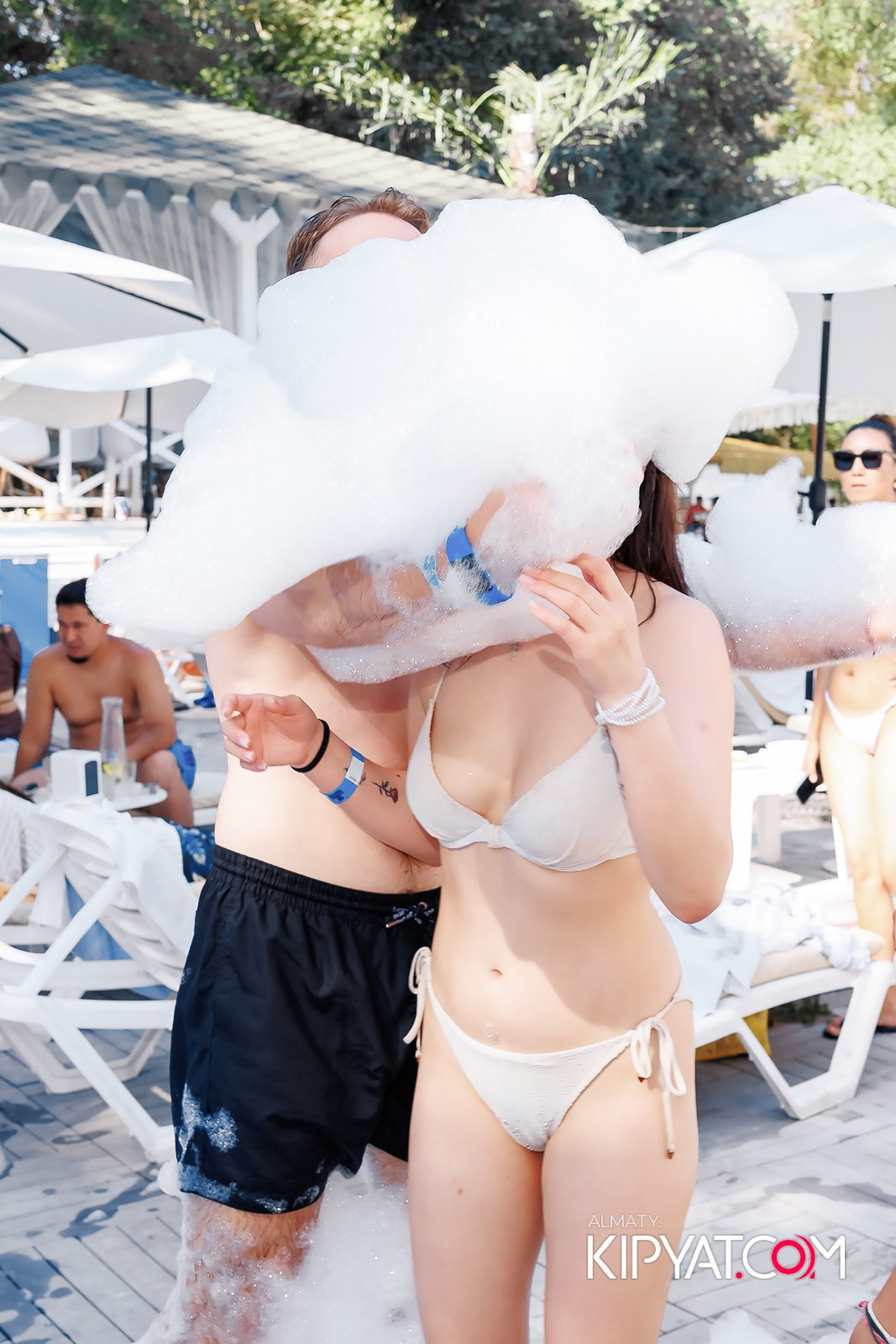 ПЕННАЯ ВЕЧЕРИНКА/ДЫМОВОЕ ШОУ/БАССЕЙН DELIGHT POOL. КИПЯТКОМ АЛМАТЫ!