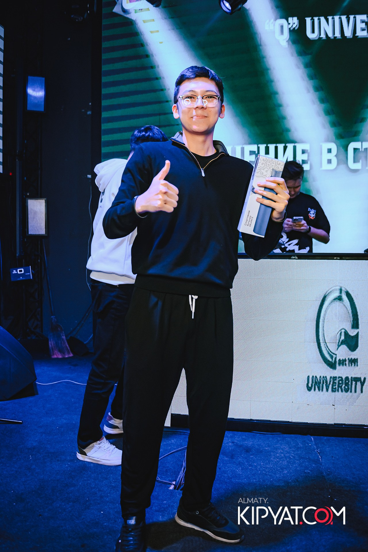 ПОСВЯЩЕНИЕ В СТУДЕНТЫ ''Q'' UNIVERSITY. КИПЯТКОМ АЛМАТЫ!