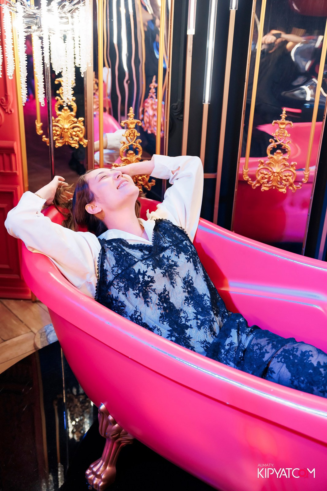 ЗАЯ, НА БИС. КИПЯТКОМ АЛМАТЫ!