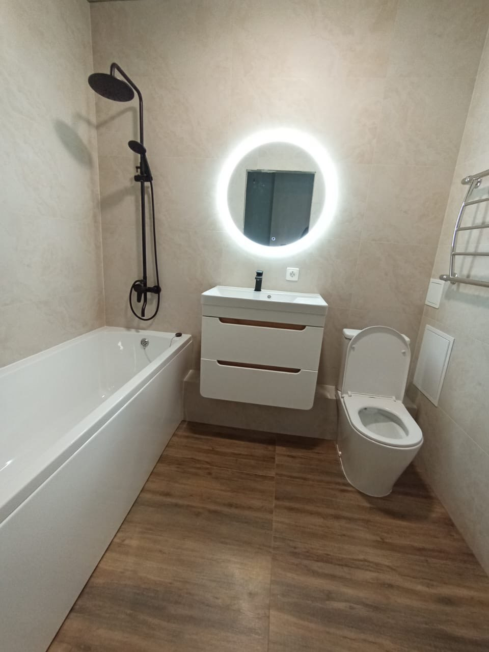 Ванная комната (ЖК Дом у озера, с. Осиново ул. Спортивная д. 5). Ремонт санузла, туалета, ванной под ключ в Казани. Укладка плитки