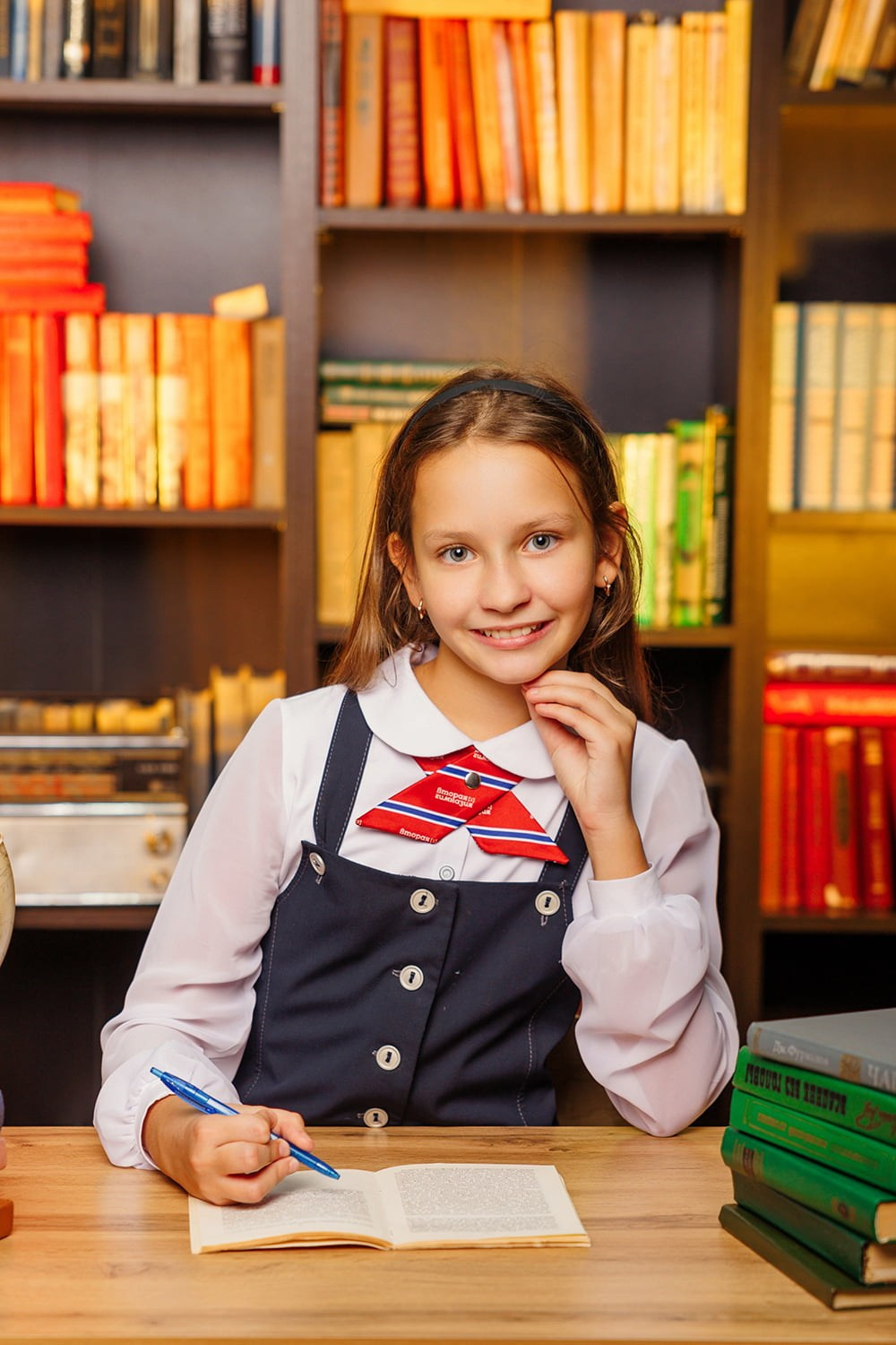 Студийная фотосессия для 4 класса: идеи для выпускного альбома. СИГМА | Студия выпускных альбомов Красноярск