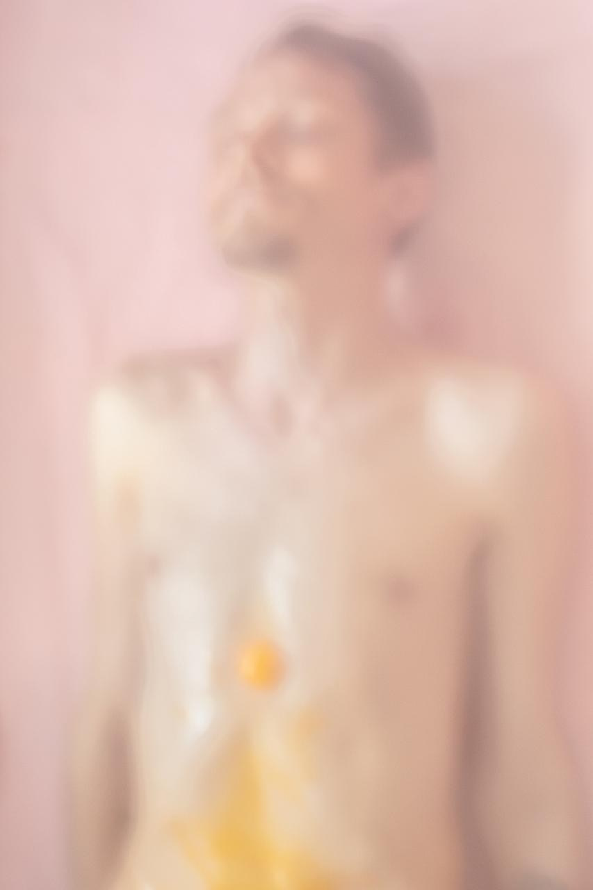 Pink banana eggs. Софа Катастрофа, Одичание. фотохудожница, креативный продюсер, автор. Nude, eros, портретный фотограф