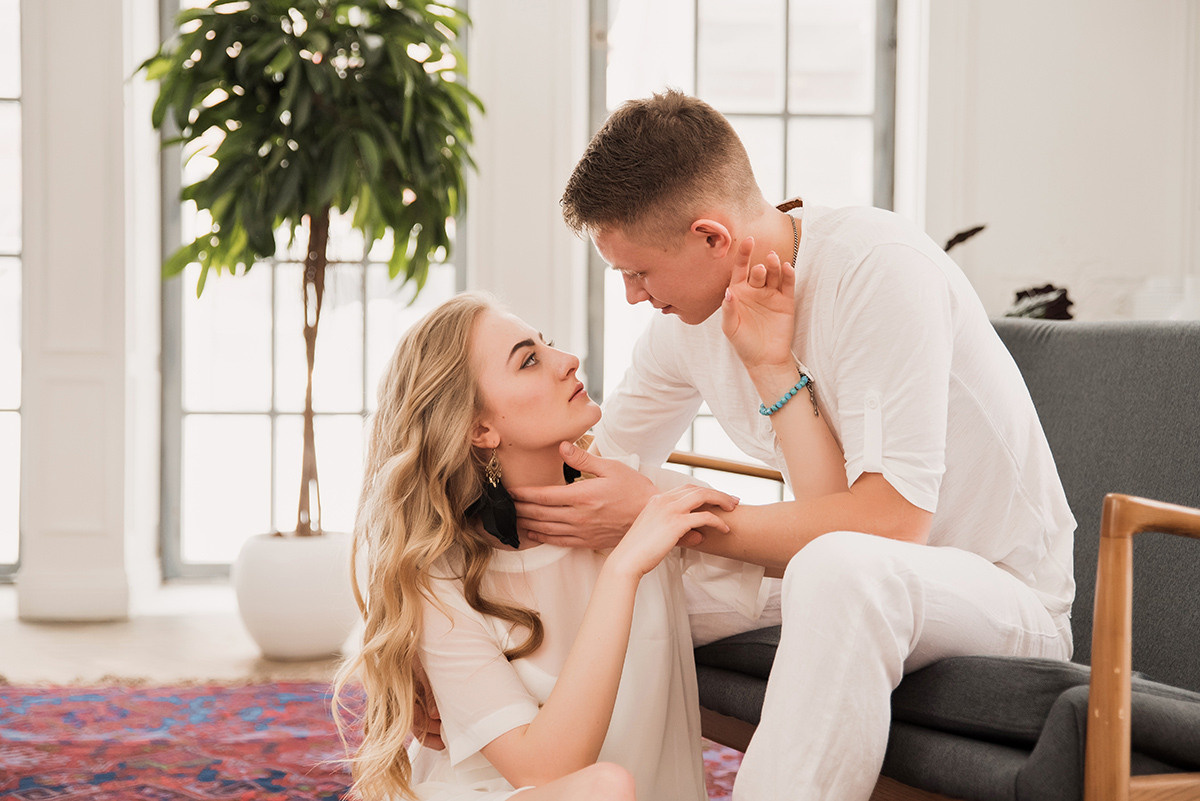 Предсвадебная фотосъемка лавстори в особняке Роял. Свадебный и семейный фотограф в Москве Светлана Зоткина