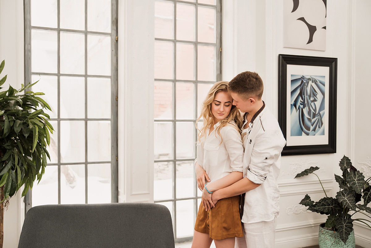 Предсвадебная фотосъемка лавстори в особняке Роял. Свадебный и семейный фотограф в Москве Светлана Зоткина