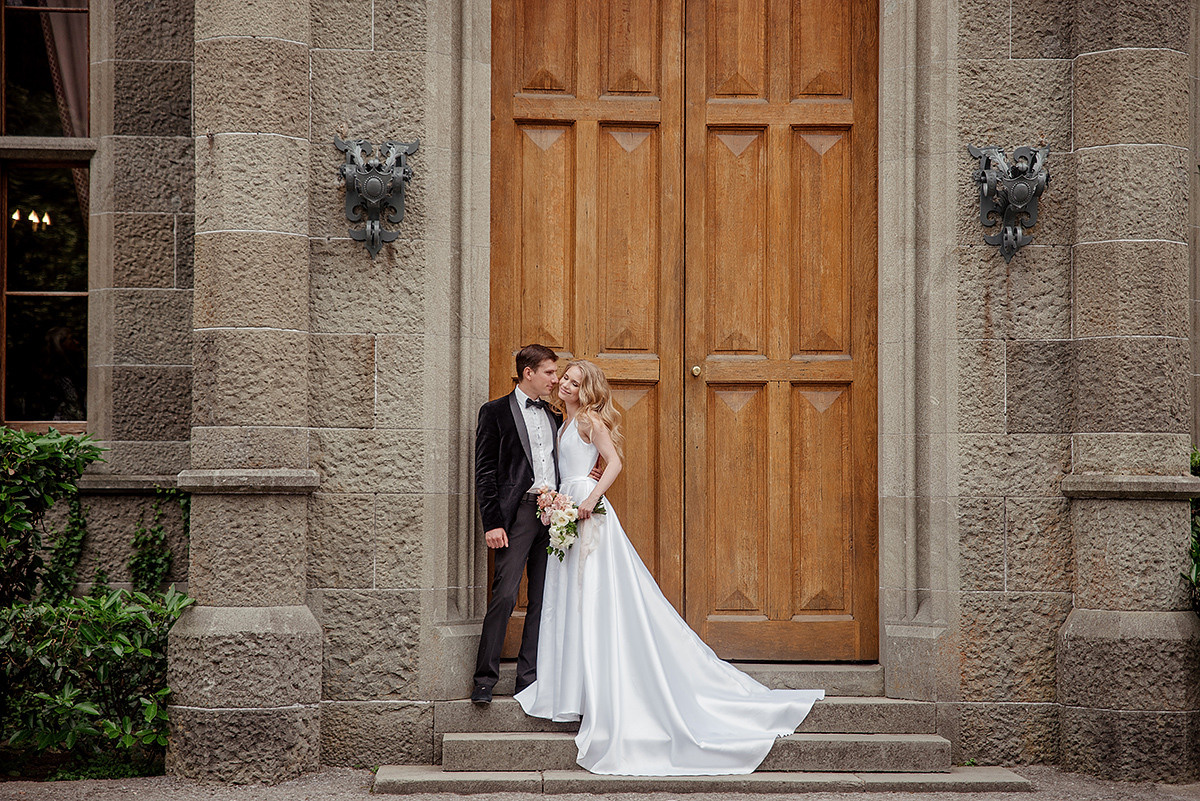 Стильная фотосессия свадьбы в Воронцовском парке. Свадебный и семейный фотограф в Москве Светлана Зоткина