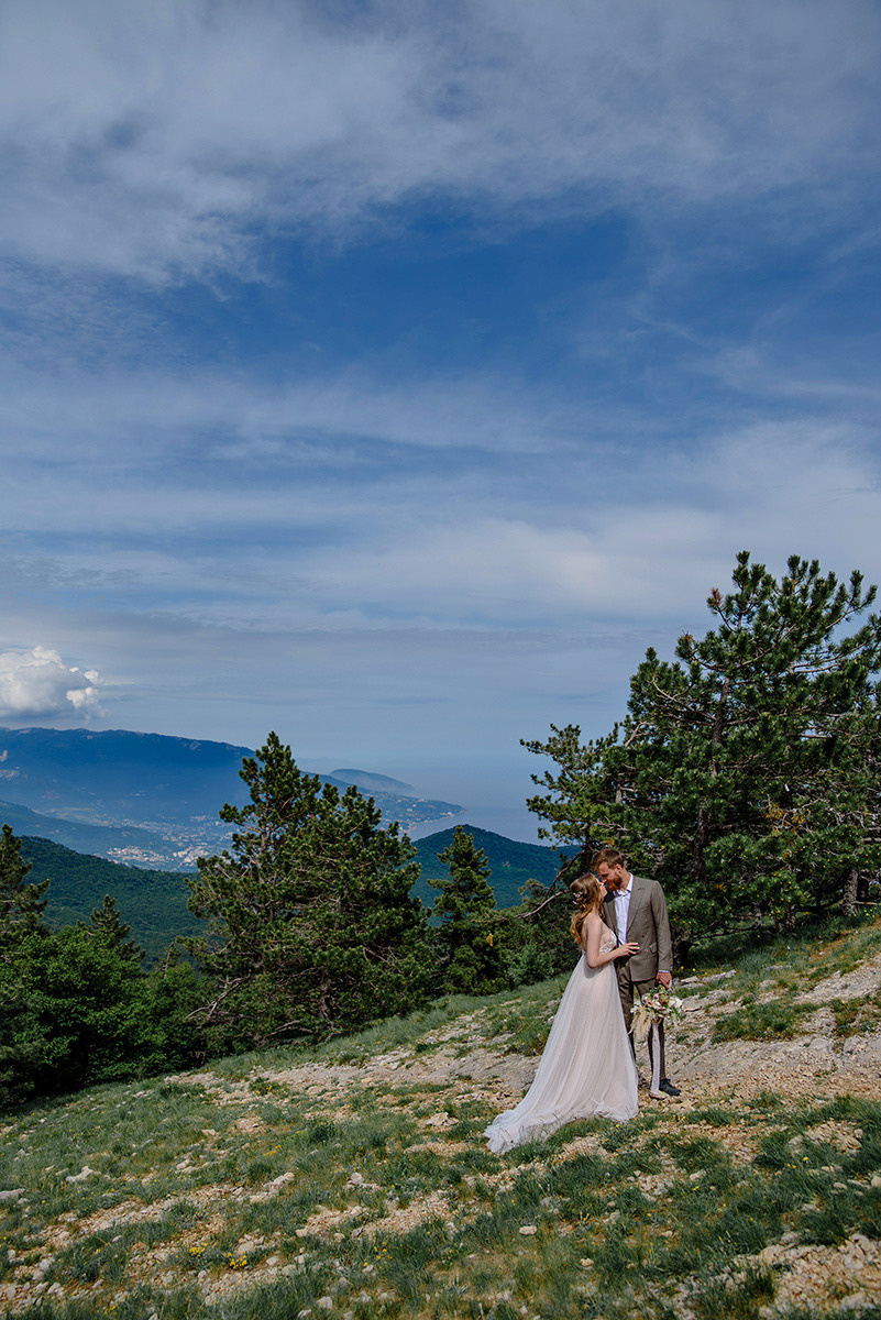 Фотосъемка свадьбы в горах Ай-Петри. Свадебный и семейный фотограф в Москве Светлана Зоткина