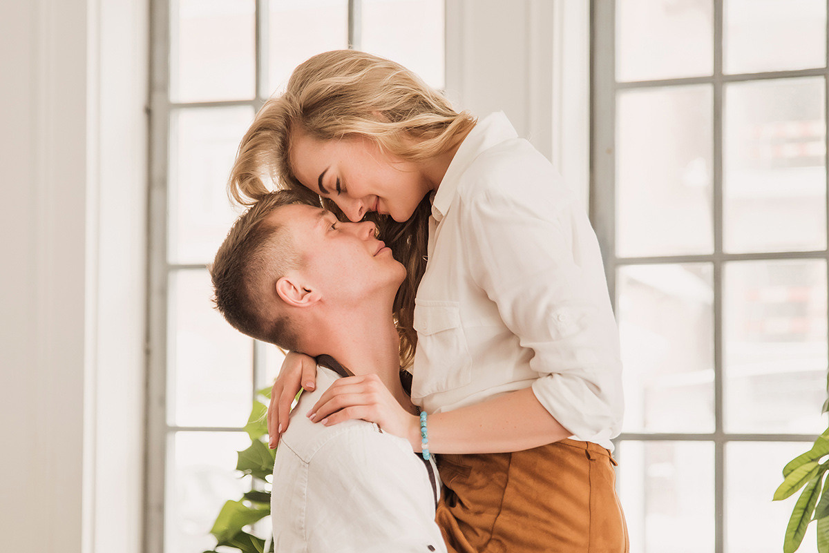 Предсвадебная фотосъемка лавстори в особняке Роял. Свадебный и семейный фотограф в Москве Светлана Зоткина