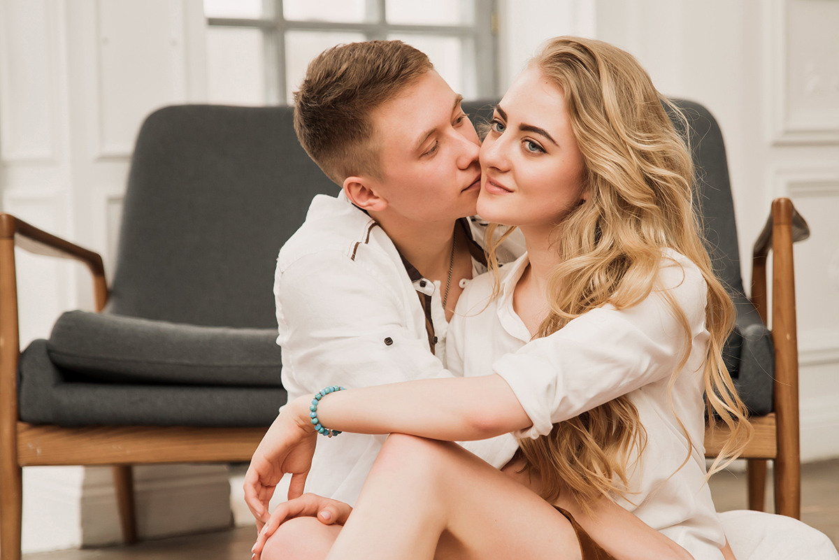 Предсвадебная фотосъемка лавстори в особняке Роял. Свадебный и семейный фотограф в Москве Светлана Зоткина