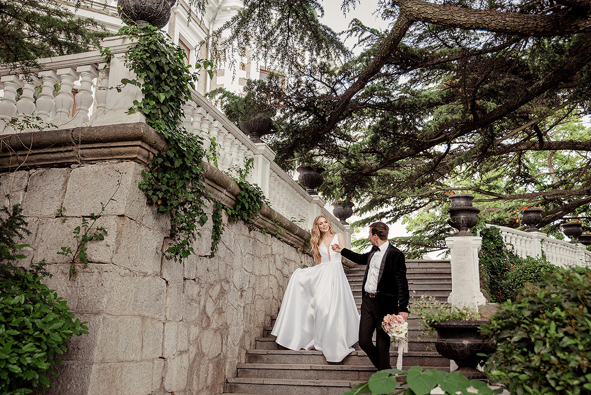 Стильная фотосессия свадьбы в Воронцовском парке. Свадебный и семейный фотограф в Москве Светлана Зоткина