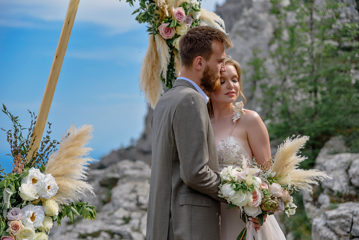 Фотосъемка свадьбы в горах Ай-Петри. Свадебный и семейный фотограф в Москве Светлана Зоткина