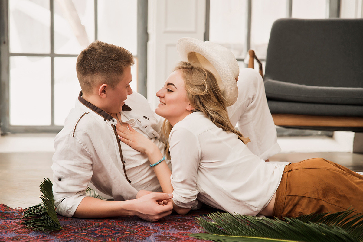 Предсвадебная фотосъемка лавстори в особняке Роял. Свадебный и семейный фотограф в Москве Светлана Зоткина