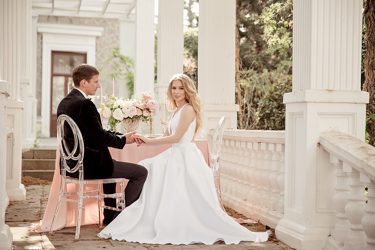 Стильная фотосессия свадьбы в Воронцовском парке. Свадебный и семейный фотограф в Москве Светлана Зоткина