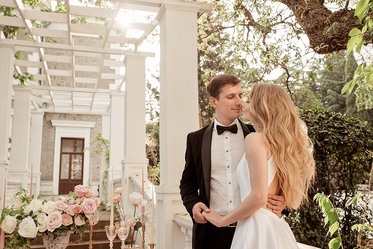 Стильная фотосессия свадьбы в Воронцовском парке. Свадебный и семейный фотограф в Москве Светлана Зоткина