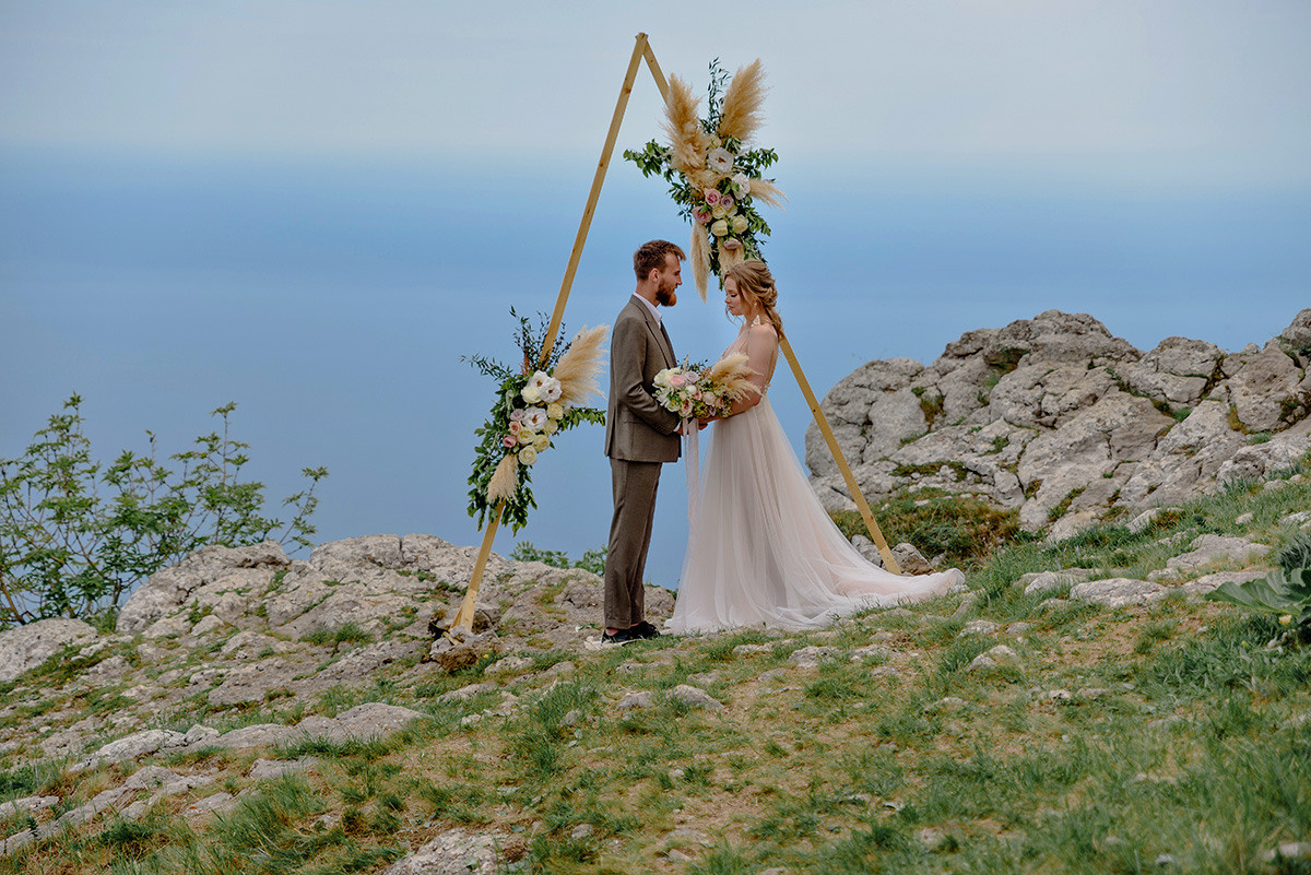 Фотосъемка свадьбы в горах Ай-Петри. Свадебный и семейный фотограф в Москве Светлана Зоткина