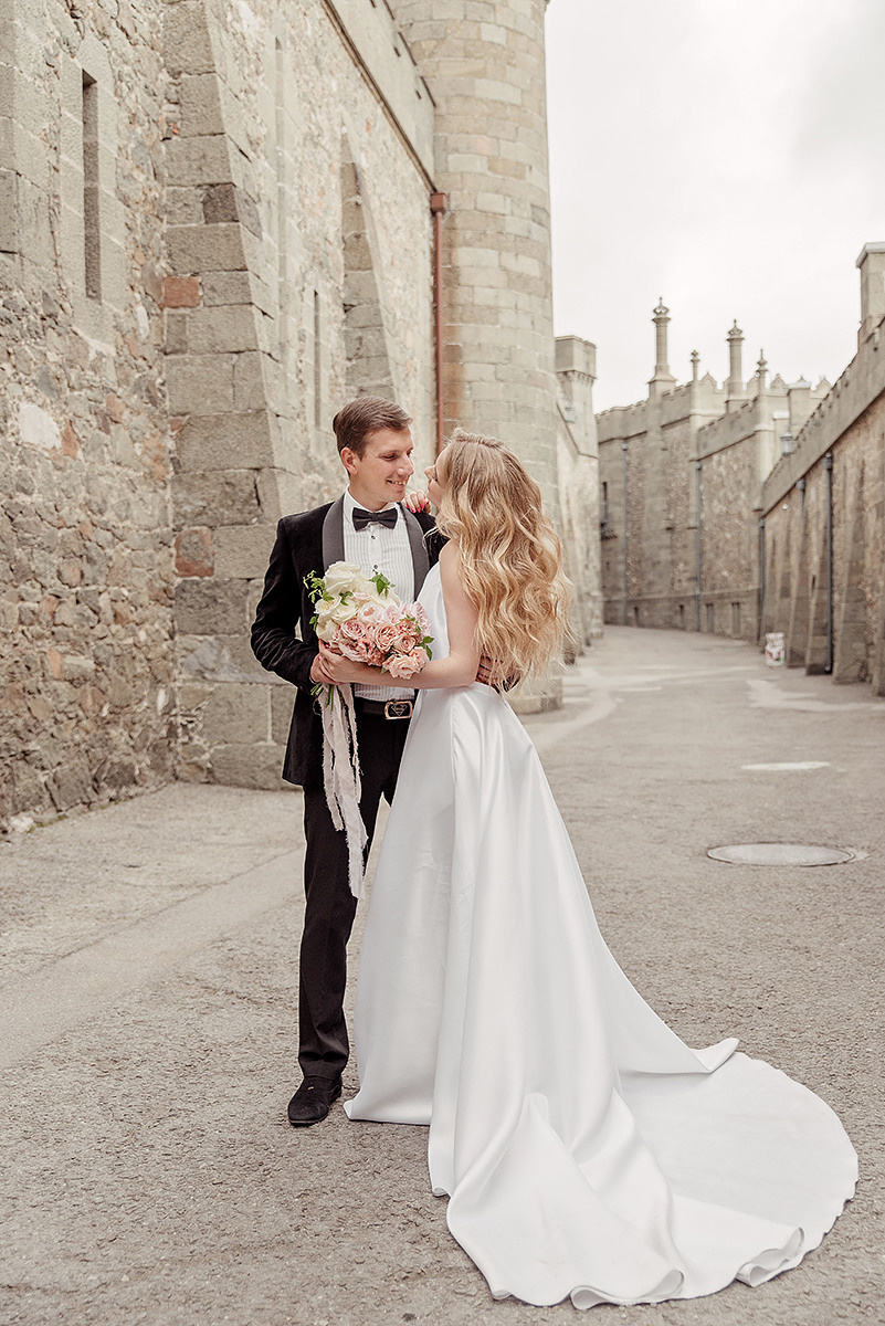 Стильная фотосессия свадьбы в Воронцовском парке. Свадебный и семейный фотограф в Москве Светлана Зоткина