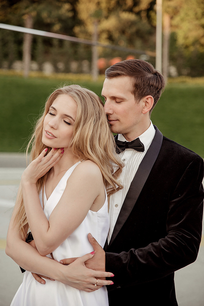 Стильная фотосессия свадьбы в Воронцовском парке. Свадебный и семейный фотограф в Москве Светлана Зоткина