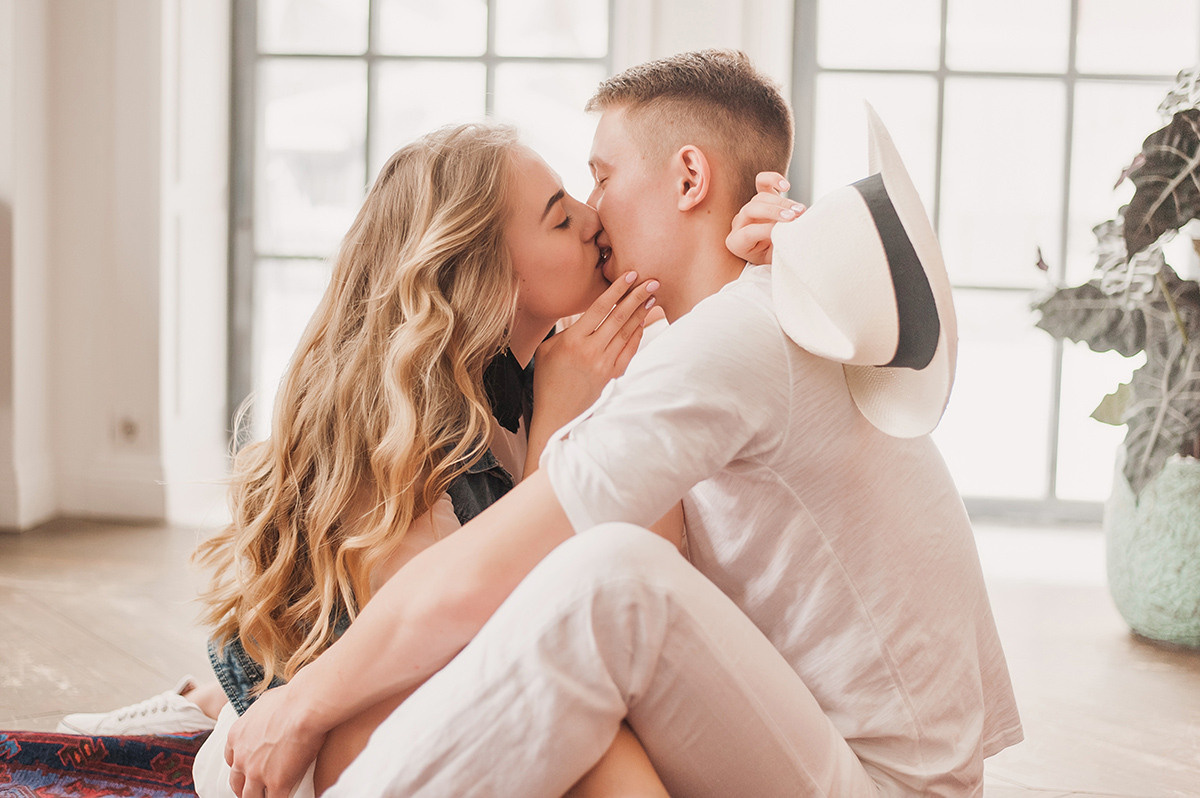 Предсвадебная фотосъемка лавстори в особняке Роял. Свадебный и семейный фотограф в Москве Светлана Зоткина