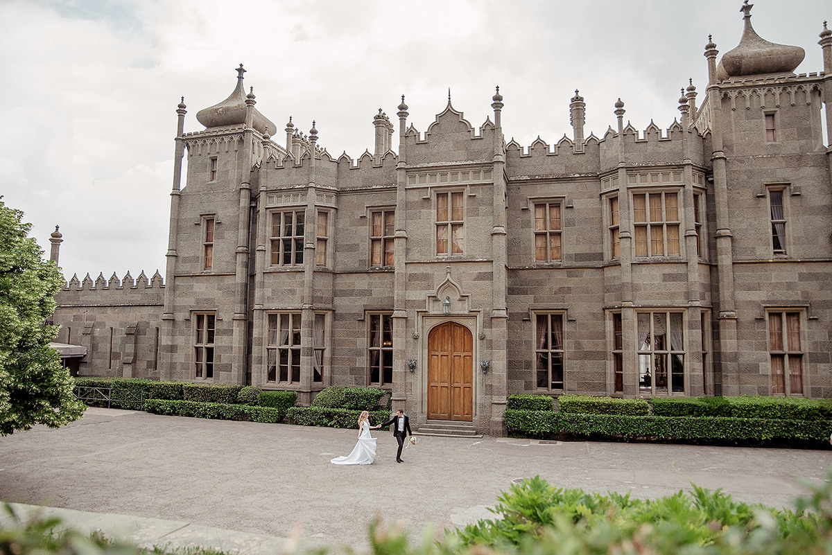 Стильная фотосессия свадьбы в Воронцовском парке. Свадебный и семейный фотограф в Москве Светлана Зоткина