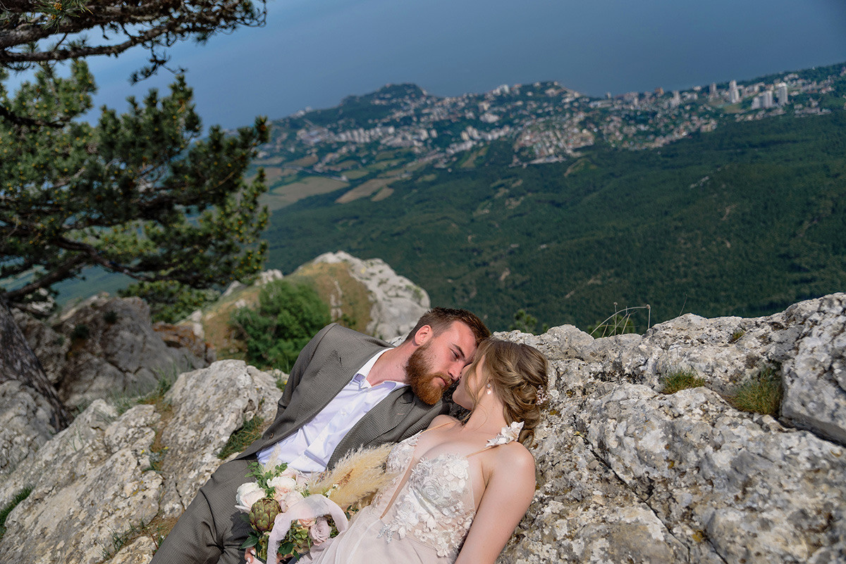 Фотосъемка свадьбы в горах Ай-Петри. Свадебный и семейный фотограф в Москве Светлана Зоткина